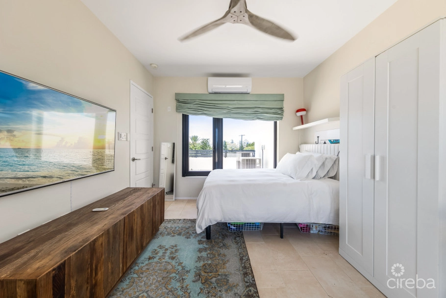 Vela #54, South Sound - Phase 1 - Ocean Views