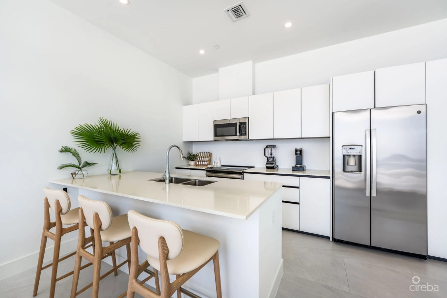 21 Sunset Point - Top Floor Unit - Amazing Views!!!