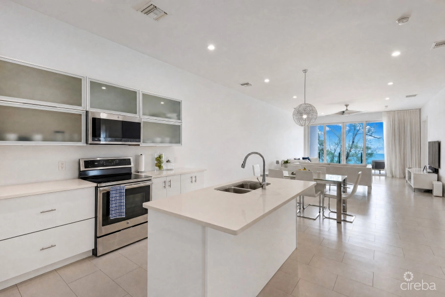 Shore Club #6- Ocean View Penthouse With Private Roof Top Terrace- Vendor To Pay Stamp Duty!!!!!!!