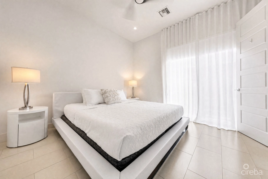 Shore Club #6- Ocean View Penthouse With Private Roof Top Terrace- Vendor To Pay Stamp Duty!!!!!!!