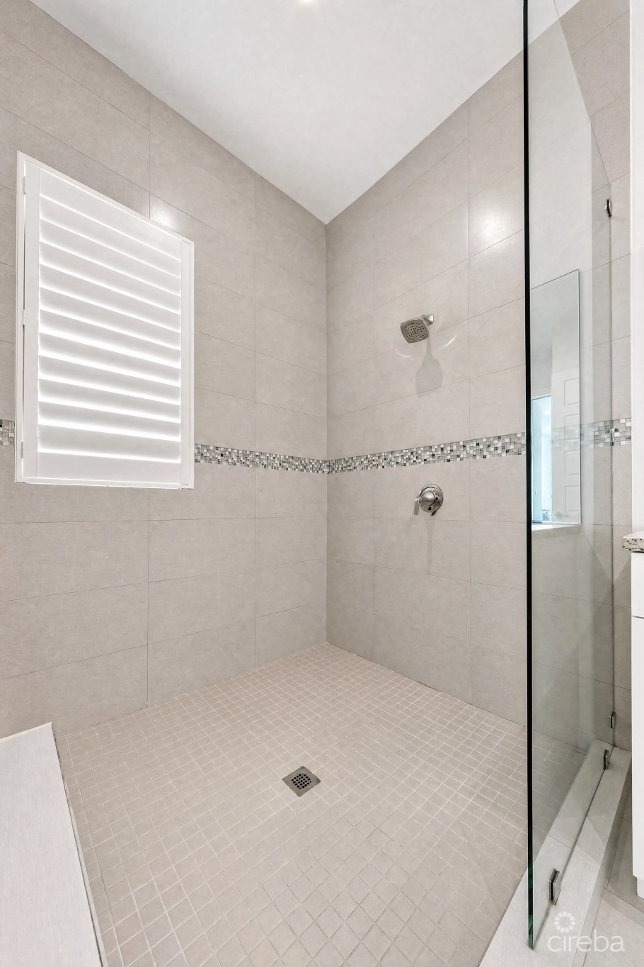 Shore Club #6- Ocean View Penthouse With Private Roof Top Terrace- Vendor To Pay Stamp Duty!!!!!!!