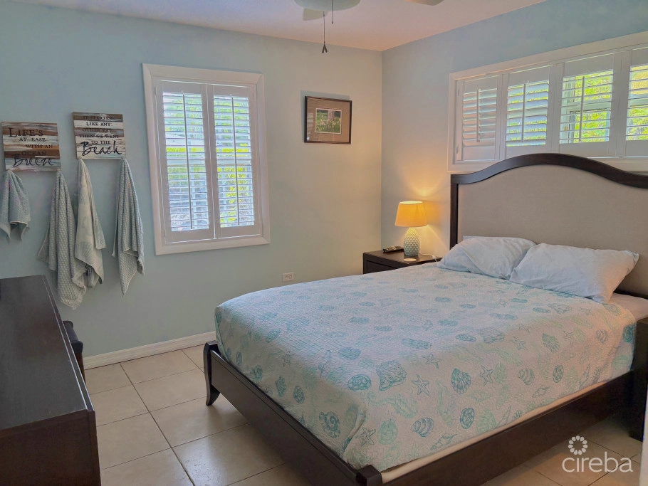 Rare Double-lot Oasis Bungalow  With Pool In Snug Harbour