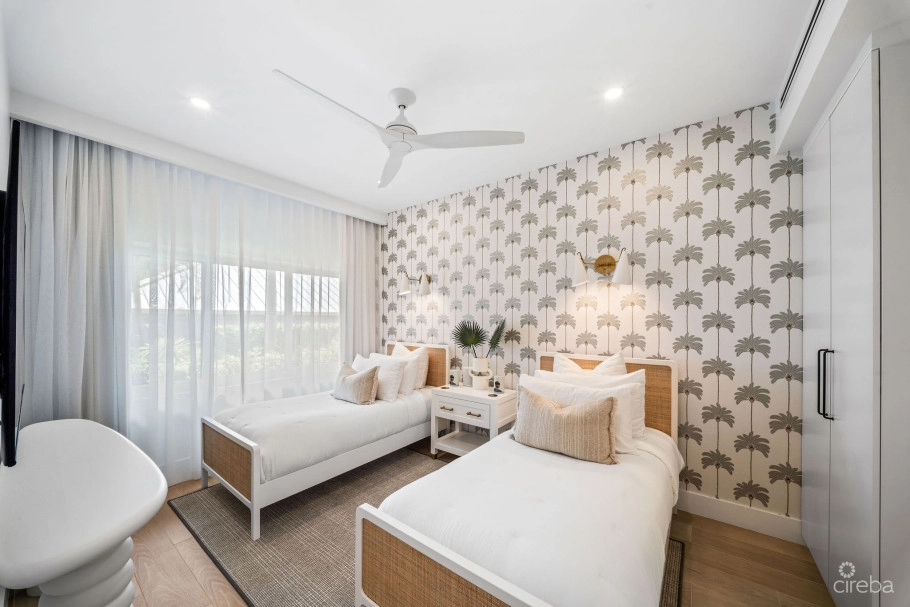 Avalon 9, Exquisite Beachfront Condo