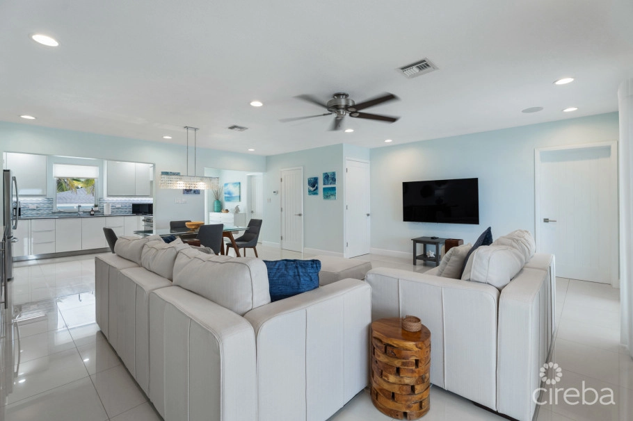 No Big Ting, Rum Point Beach Home