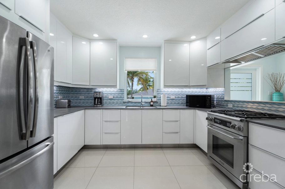 No Big Ting, Rum Point Beach Home