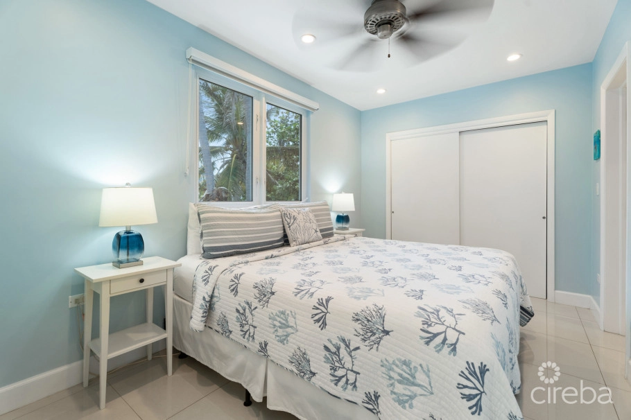 No Big Ting, Rum Point Beach Home
