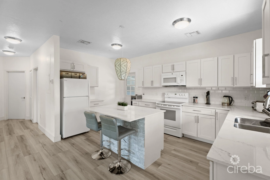 Beach Bay Duplex - X2 Homes. Both 2 Bed, 2 Bath With Double Garages