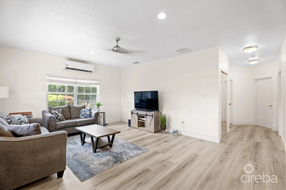 Beach Bay Duplex - X2 Homes. Both 2 Bed, 2 Bath With Double Garages