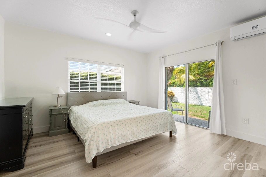 Beach Bay Duplex - X2 Homes. Both 2 Bed, 2 Bath With Double Garages