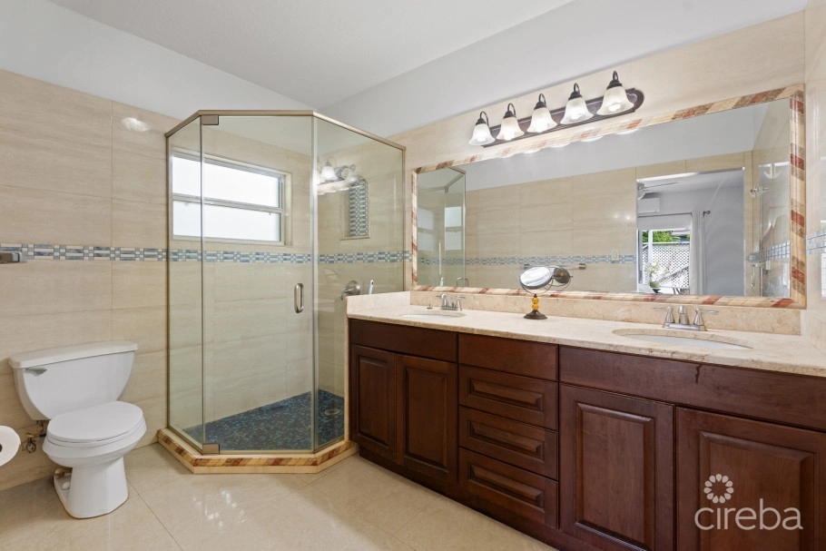 Beach Bay Duplex - X2 Homes. Both 2 Bed, 2 Bath With Double Garages