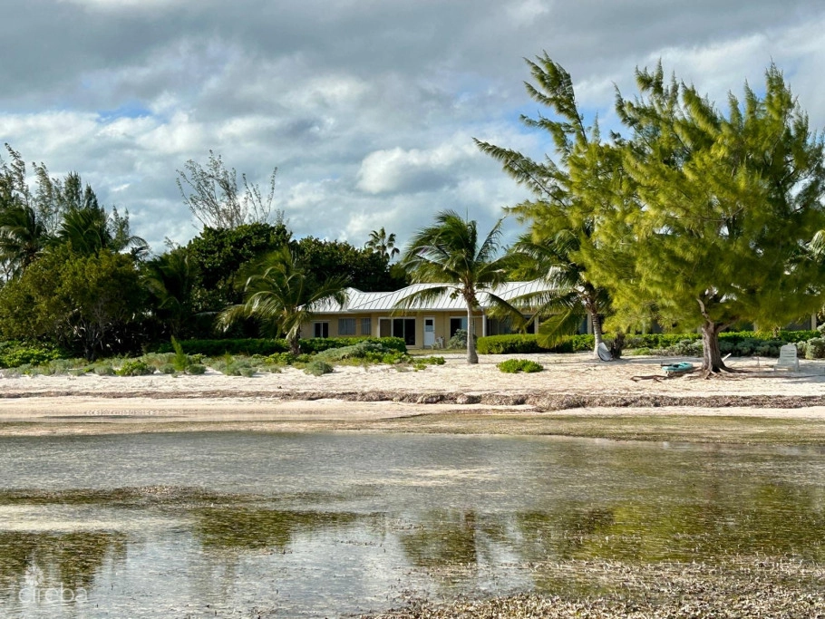 Bodden Town Hotel/tourism Beachfront Acreage & Cottage