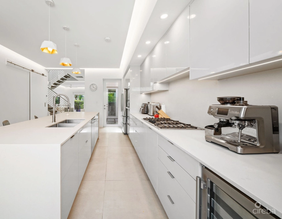 Solara #104 | Luxury Townhouse In Crystal Harbour