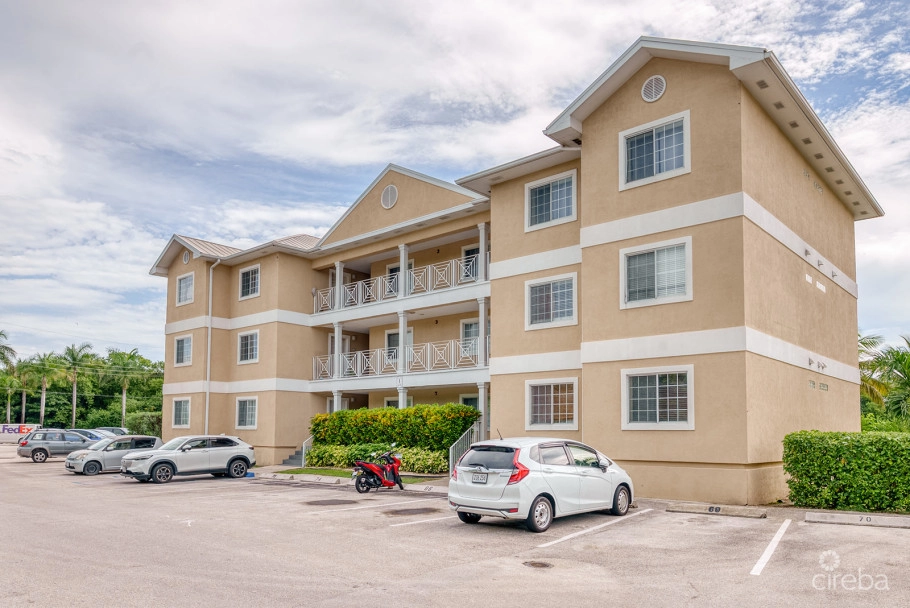 Lakeside 1 Bed / 1 Bath Near Camana Bay