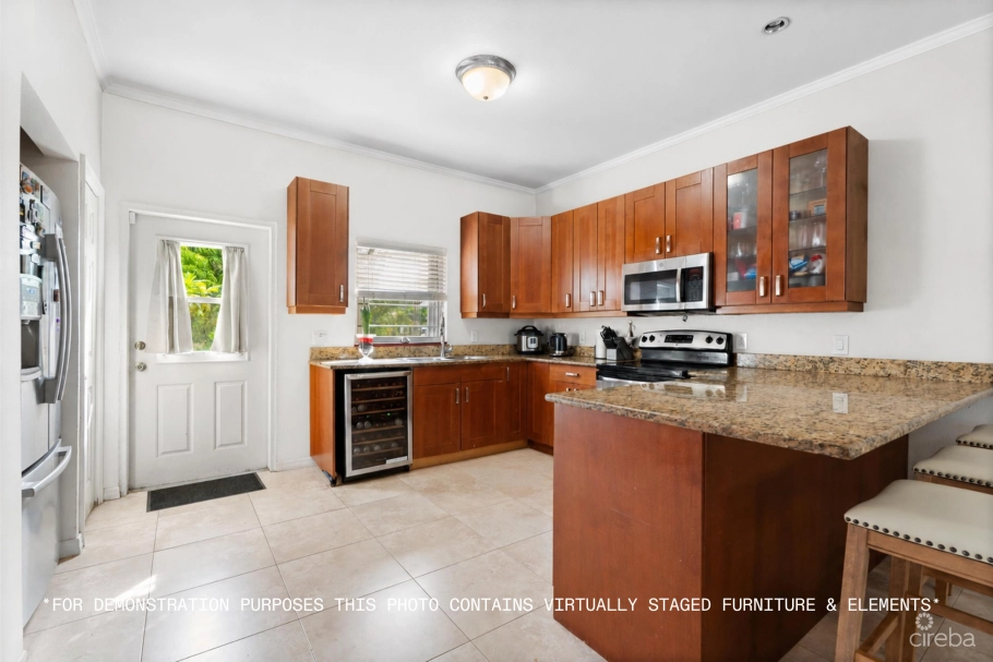 Pineapple Way 19a, Bodden Town Home