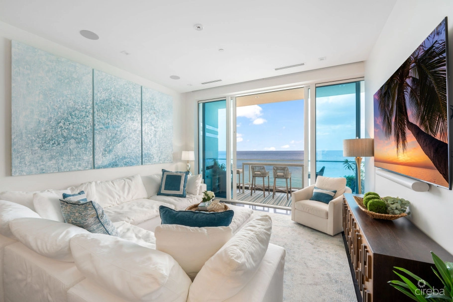 Fin 27, Oceanfront Condo