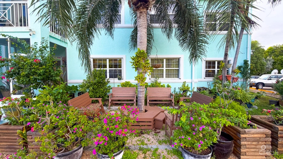 Rosedale Deluxe Two Bedroom Groundfloor Condo