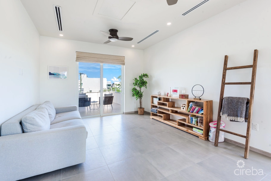 Plymouth 3 Bedroom Corner Townhouse - 7 Mile Beach Corridor