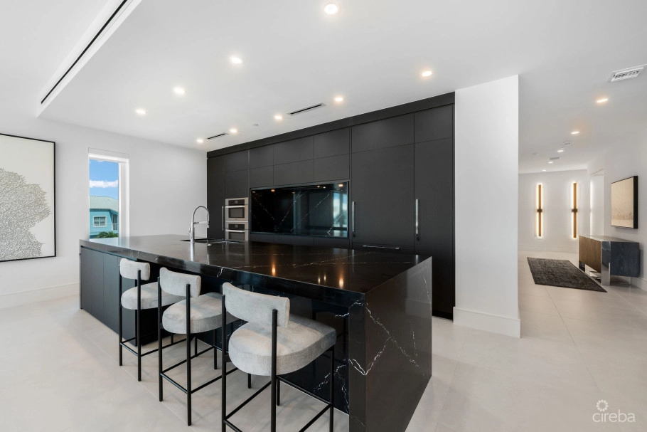 Aqua Residence 2 - Luxury Seven Mile Beach Condo