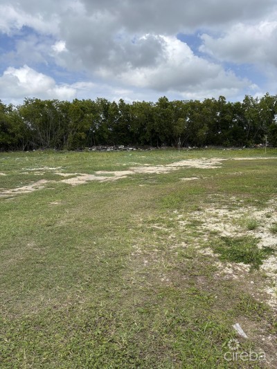 1 ACRE UNIQUE MULTI-DWELLING HOUSE