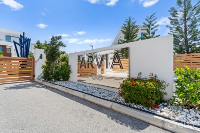 ARVIA 2 BED CANAL FRONT WITH DEN