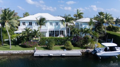 CASA BELLA – WATERFRONT RESIDENCE IN CRYSTAL HARBOUR