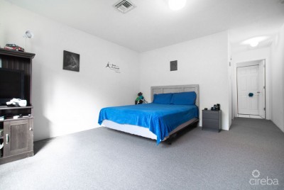 CHARMING & CENTRALLY LOCATED SOUTH COVE IN SOUTH SOUND