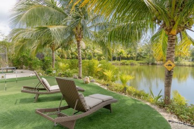 COCONUT VILLAGE LAKEFRONT HOME