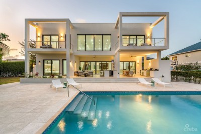 CRYSTAL HARBOUR CANAL FRONT HOME