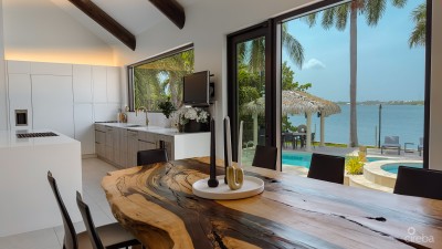 CRYSTAL HAROUR - OCEAN FRONT HOME