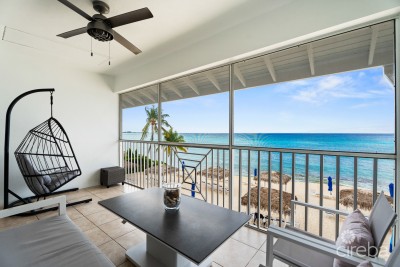 DISCOVERY POINT PENTHOUSE BEACHFRONT