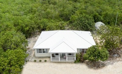 FAMILY HOME ON 1.63 ACRES - BLUFF EDGE