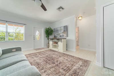 FULLY REMODELED 3 BEDROOM TOWNHOME IN PARK TRACE