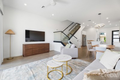 PRIVE 11 - SOUTH SOUND TOWNHOME