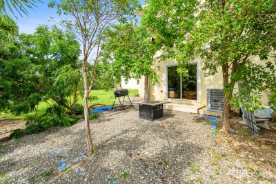 SCHOLARS RETREAT 3-BED END UNIT