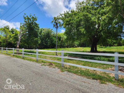 SUNNYFIELD DRIVE - 3 AWESOME ACRES!