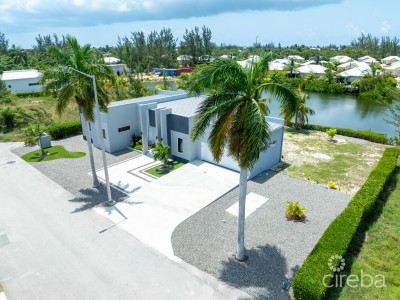 TARPON CIRCLE 4 BED FAMILY HOME