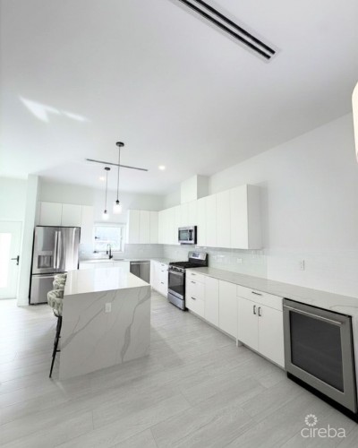 THE MEADOWS AT BATABANO - UPGRADED 3 BED WITH ROOF TERRACE TOWNHOME