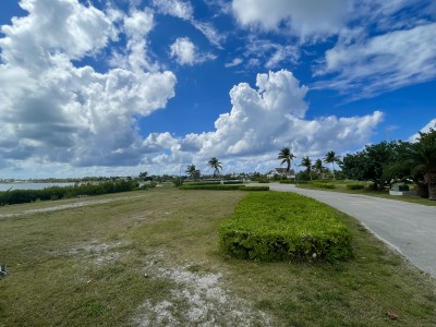 THE SHORES CANAL FRONT