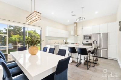 VELA 81, SOUTH SOUND TOWNHOME