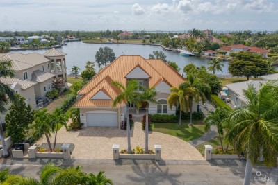 WATERFRONT HOME IN SAIL FISH QUAY - SUNRISE LANDING