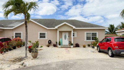 WILLOW LAKE FAMILY HOME