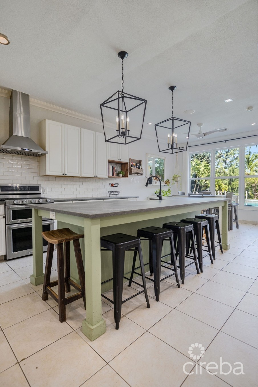 4,465 SF CANAL FRONT DUPLEX WITH POOL  -  188 ABBEY WAY - Image 5