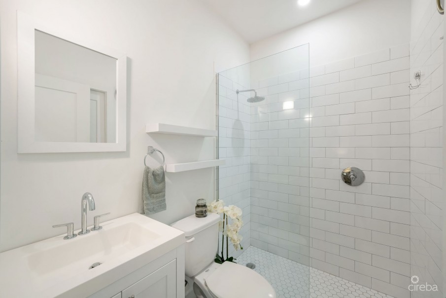 19 NORTH 2 BED - Image 5