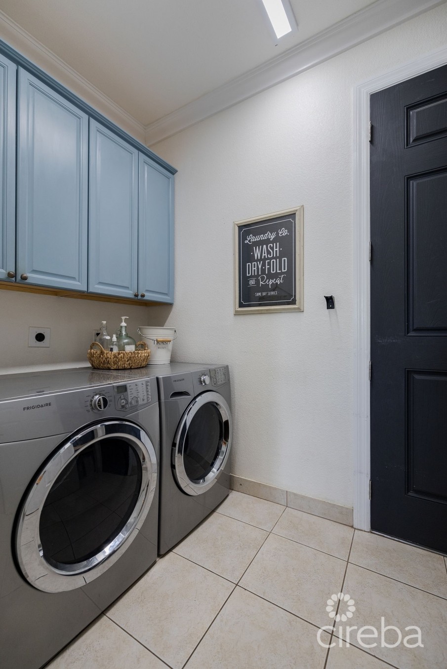 3 BEDROOM CANAL FRONT DUPLEX WITH POOL - 188 ABBEY WAY - UNIT 2 - Image 9