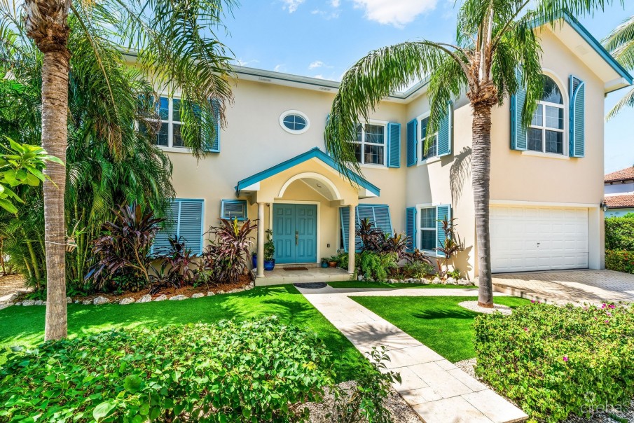 BIMINI DRIVE  - GRAND HARBOUR | EXCLUSIVE 5-BED WATERFRONT HOME - Image 3