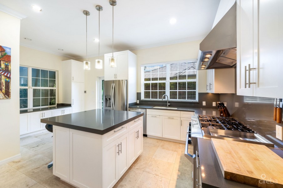 BIMINI DRIVE  - GRAND HARBOUR | EXCLUSIVE 5-BED WATERFRONT HOME - Image 7