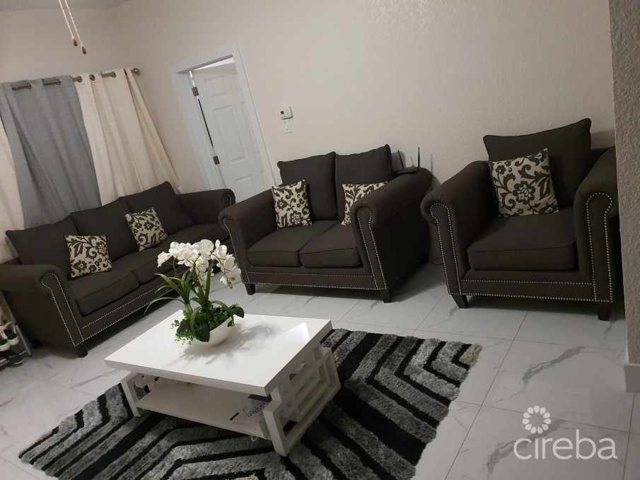 42 EIFFEL DR. – 3 BED HOUSE IN BREAKERS - Image 2