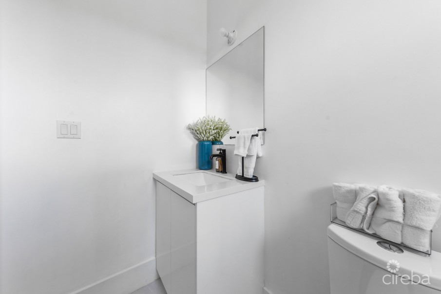 48 HAVEN CIRCLE - MODERN SINGLE FAMILY HOME - Image 17