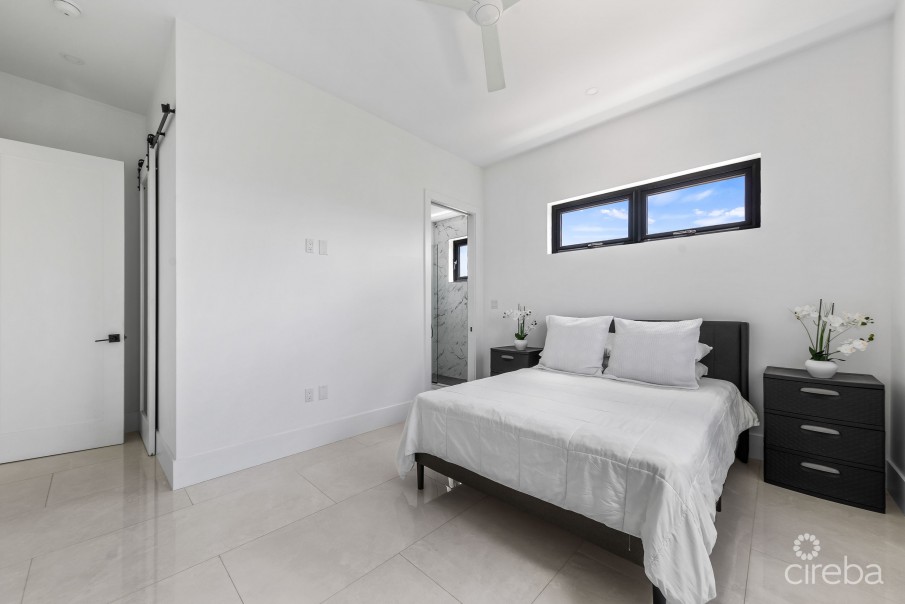48 HAVEN CIRCLE - MODERN SINGLE FAMILY HOME - Image 12