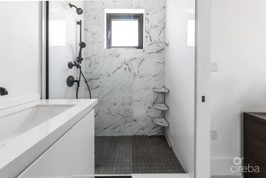48 HAVEN CIRCLE - MODERN SINGLE FAMILY HOME - Image 13